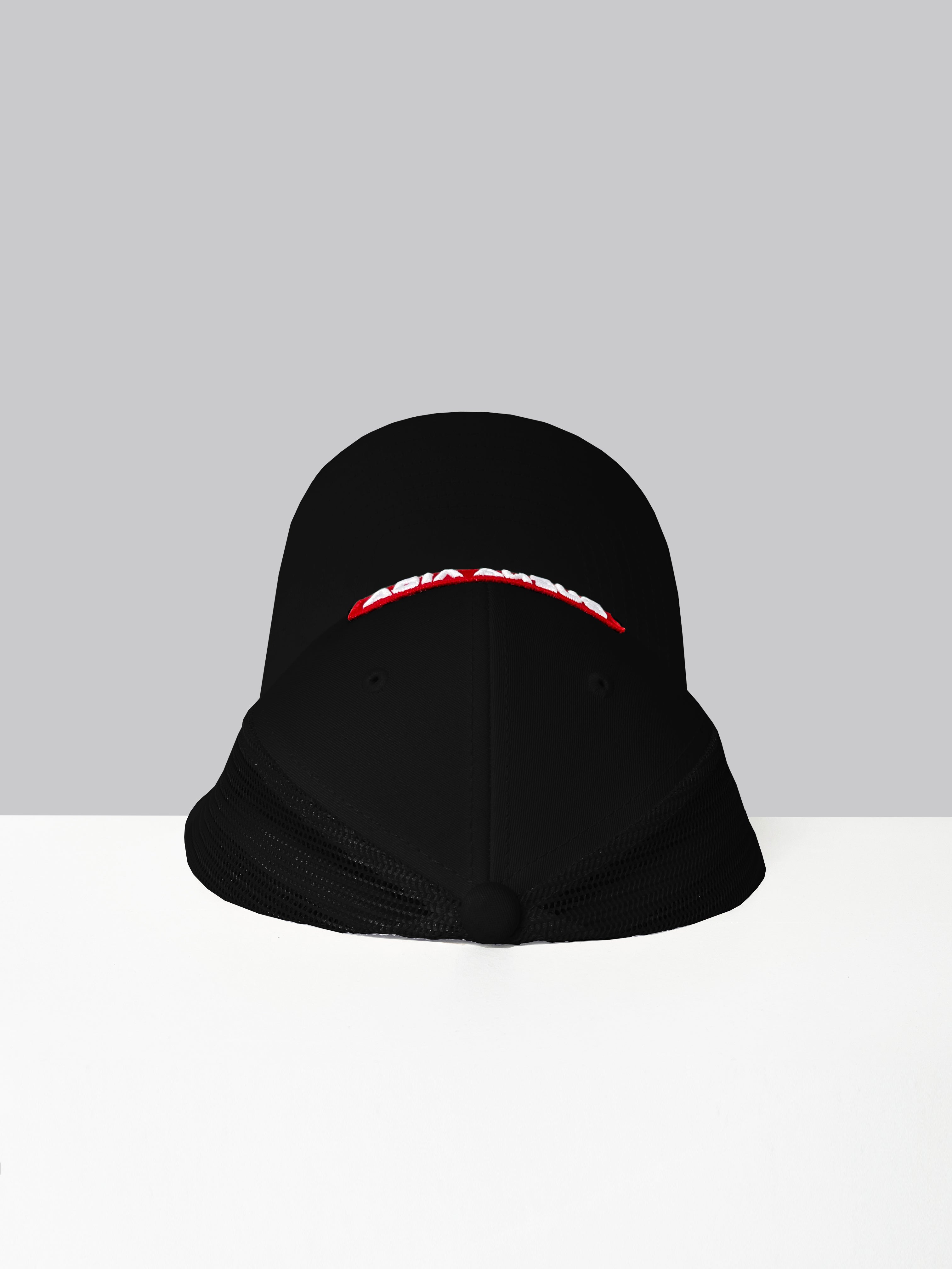 Gorra Trucker Negra con Parche Negro