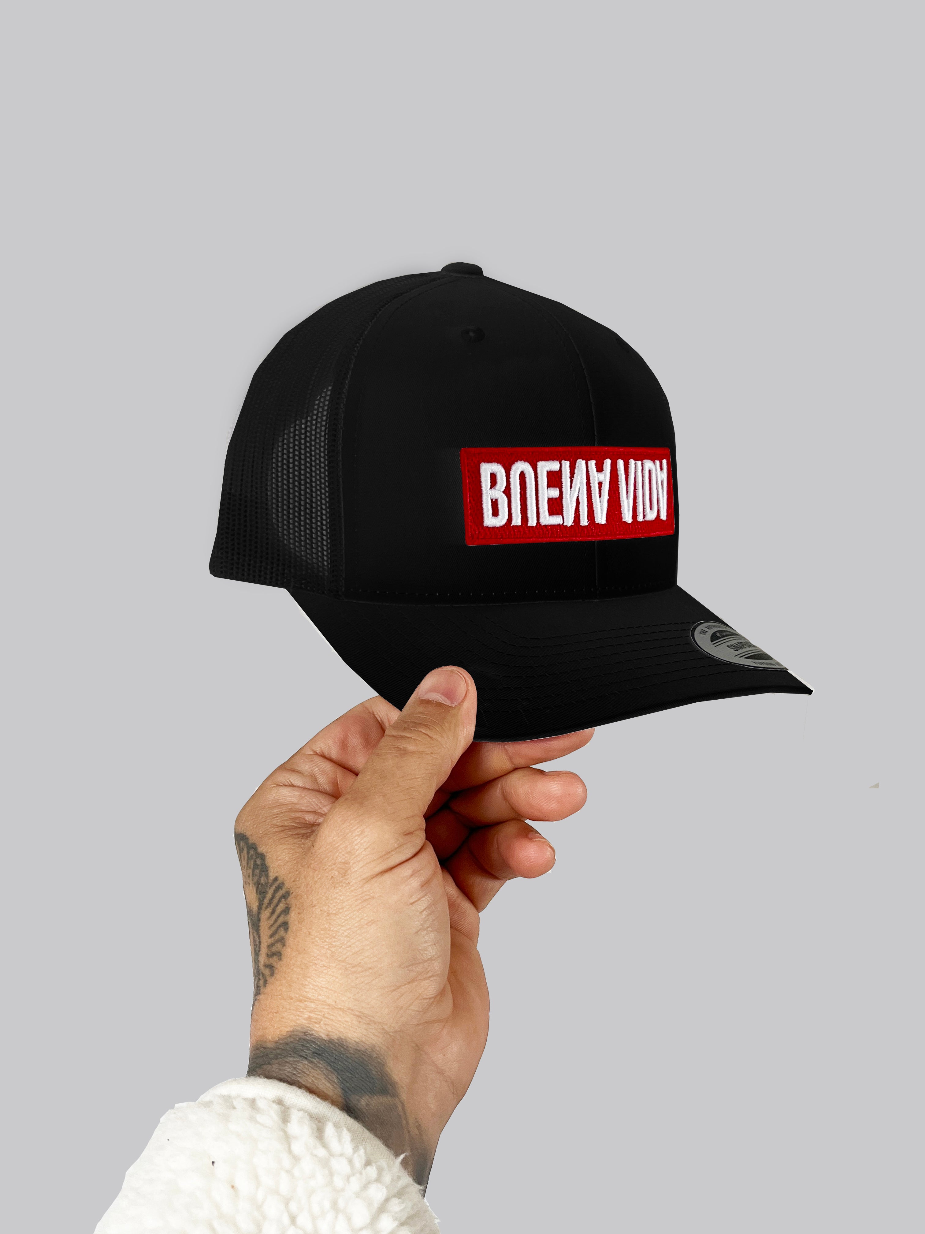 Gorra Trucker Negra con Parche Negro