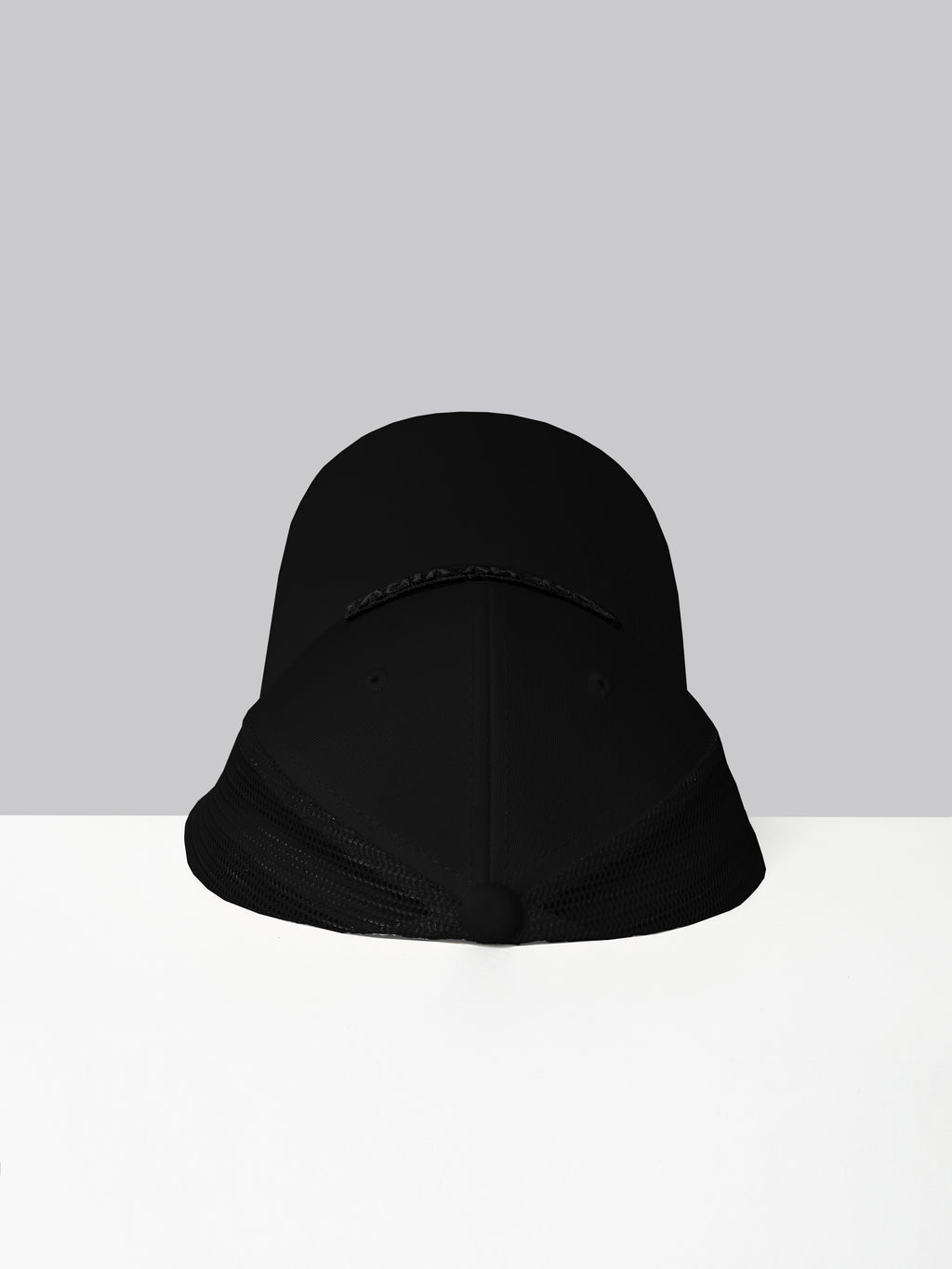 Gorra Trucker Negra con Parche Negro