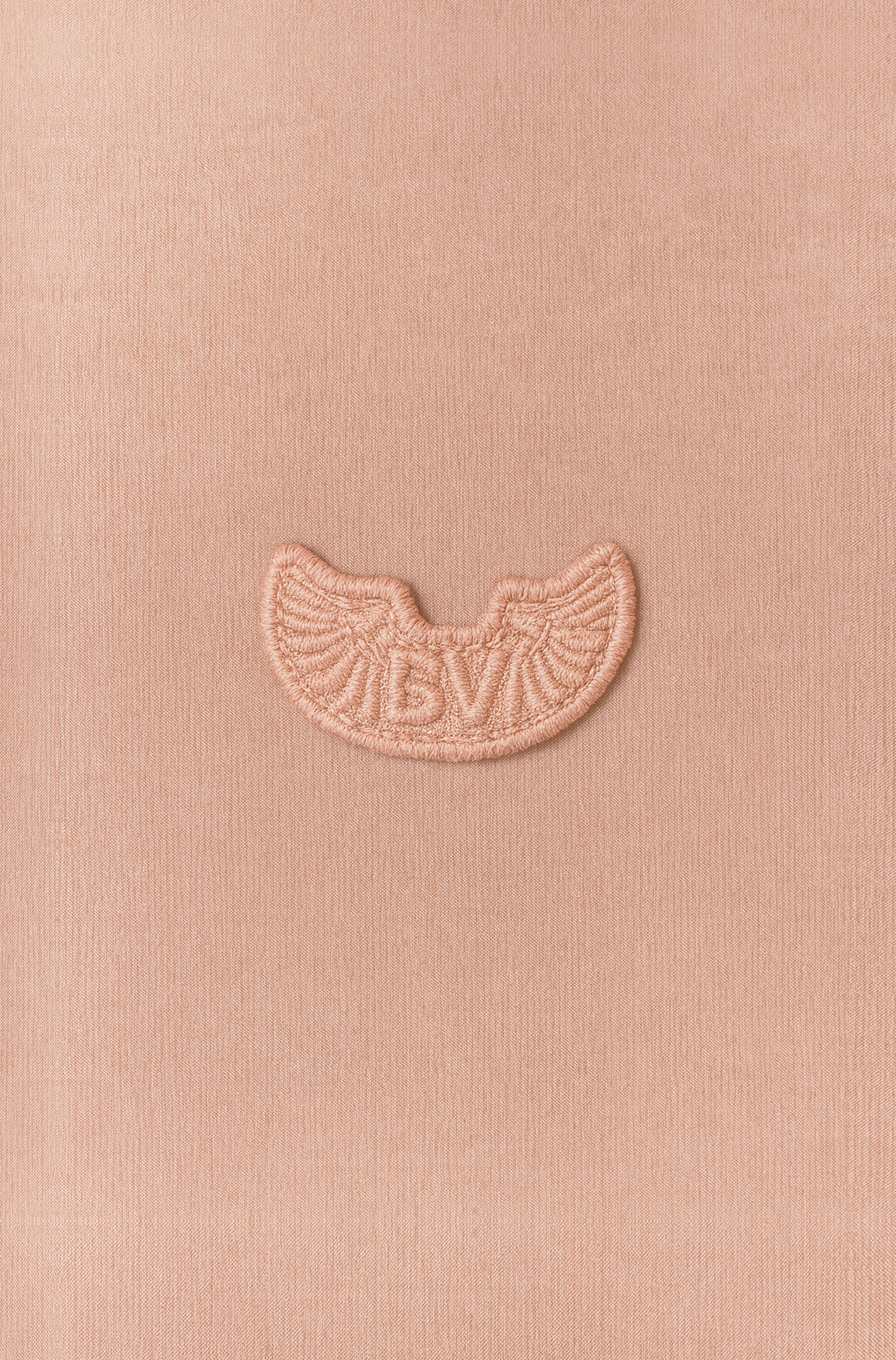 Camiseta BV Wings · Angels Collection
Tinte artesanal de remolacha · Algodón premium portugués 200 g